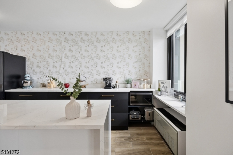 Winston Towers 200 - Residential
