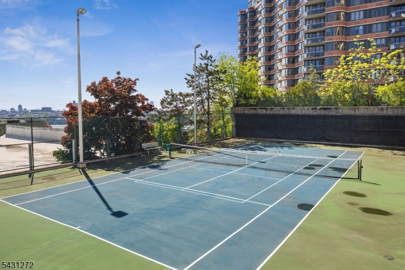 Winston Towers 200 - Residential
