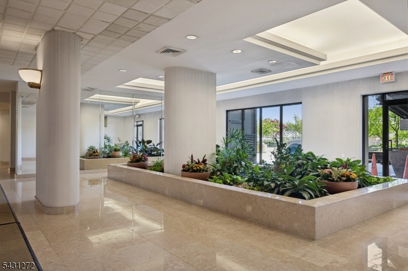 Winston Towers 200 - Residential