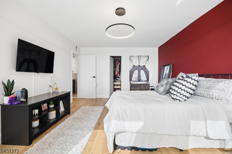 Winston Towers 200 - Residential