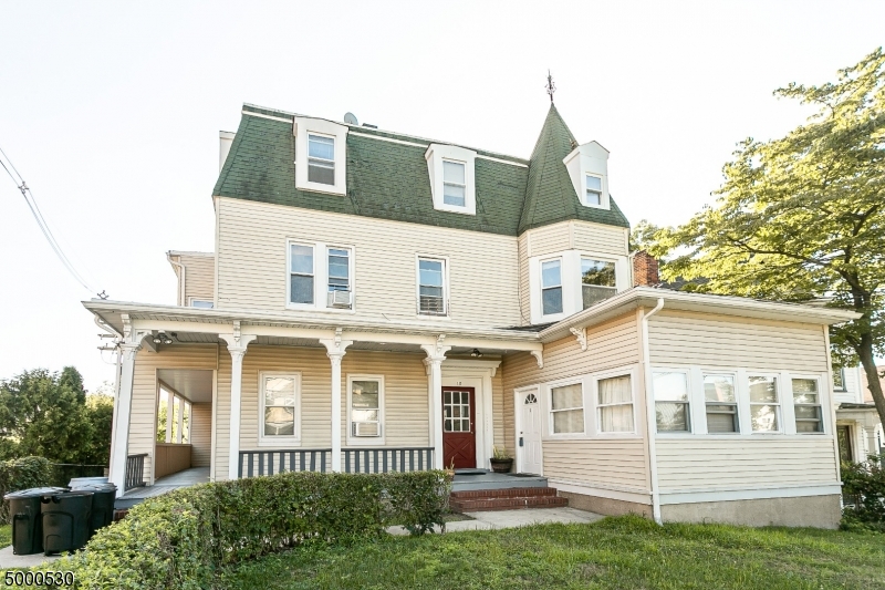 DOWNTOWN COURTHOUSE AREA - Residential Lease