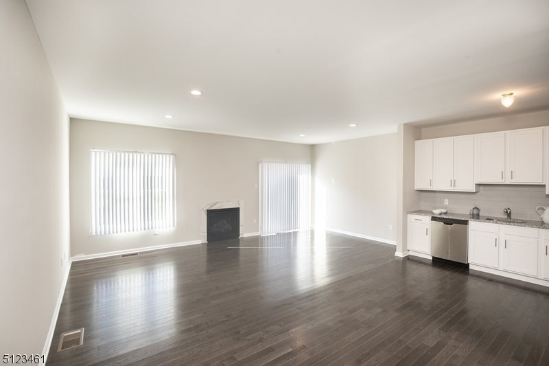 Mountain Way - Residential Lease