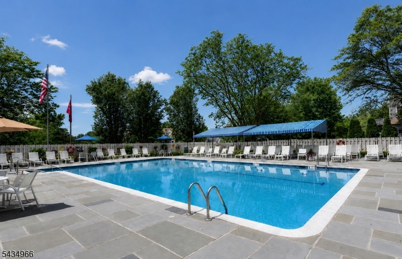 CROSS CREEK POINTE - Residential
