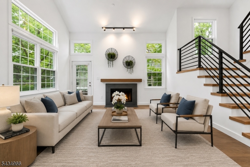 CROSS CREEK POINTE - Residential