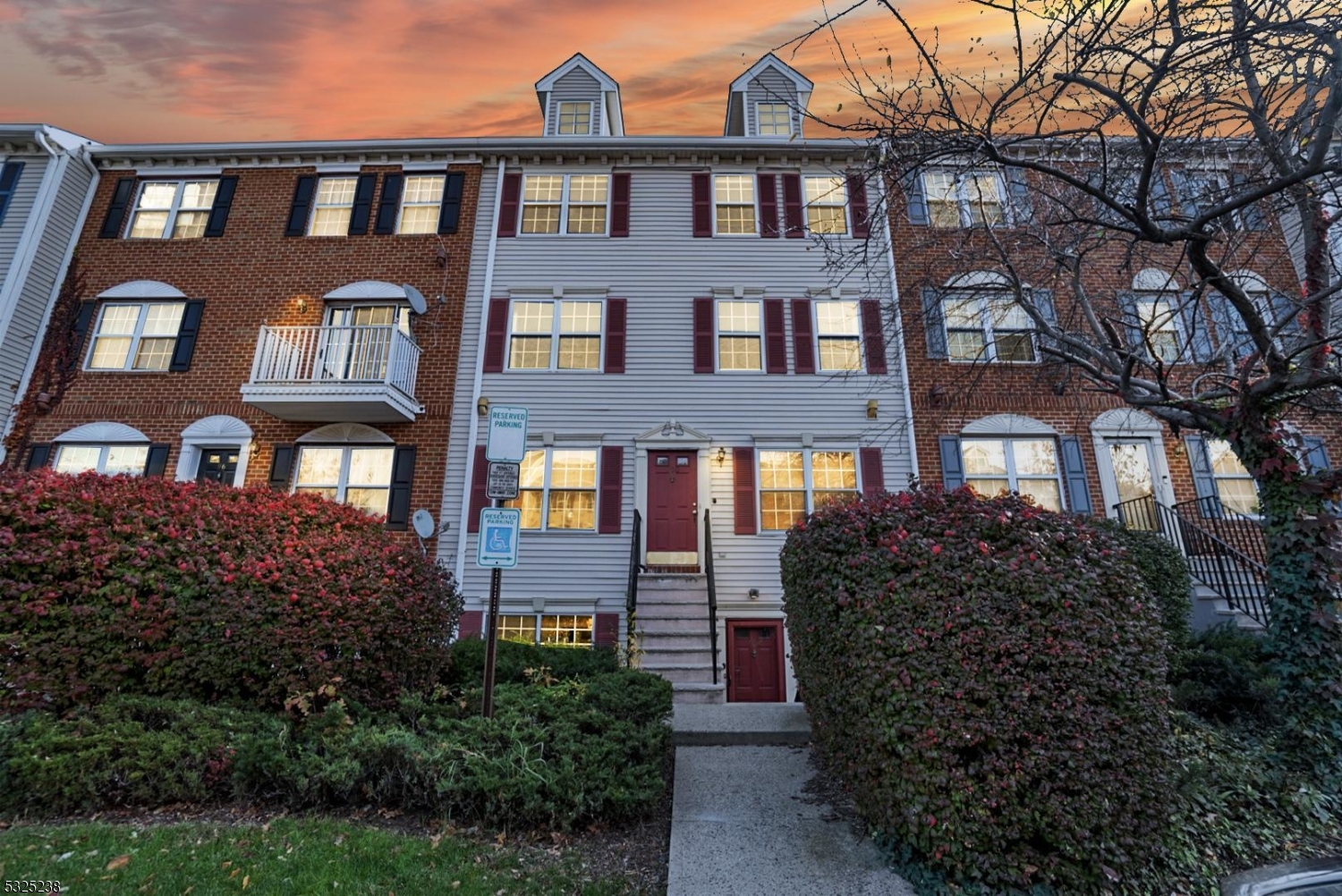 Perfect spacious and renovated 2 bedrooms 1 bathroom townhome in society hills section of Newark. Easy access to NYC, Newark Penn Station, PATH train, Newark Airport. Walking in you are welcomed by gleaming hardwood floors the living room is open to the dining room. The updated kitchen features new cabinets and stainless steel appliances. All two bedrooms are located upstairs. All bedrooms features spacious closet. Conveniently located close to public transportation and university heights. Washer and dryer is included in the unit.  Central Air and Heat. 24 hr security Access to community pool (summer) and tennis courts (year round). Walking distance to NJ Transit Light Rail station, Rutgers School of Dental Medicine, UMDNJ, and NJIT.