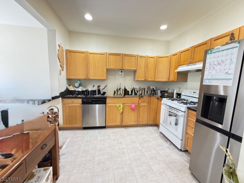 Glenmont Commons - Residential Lease