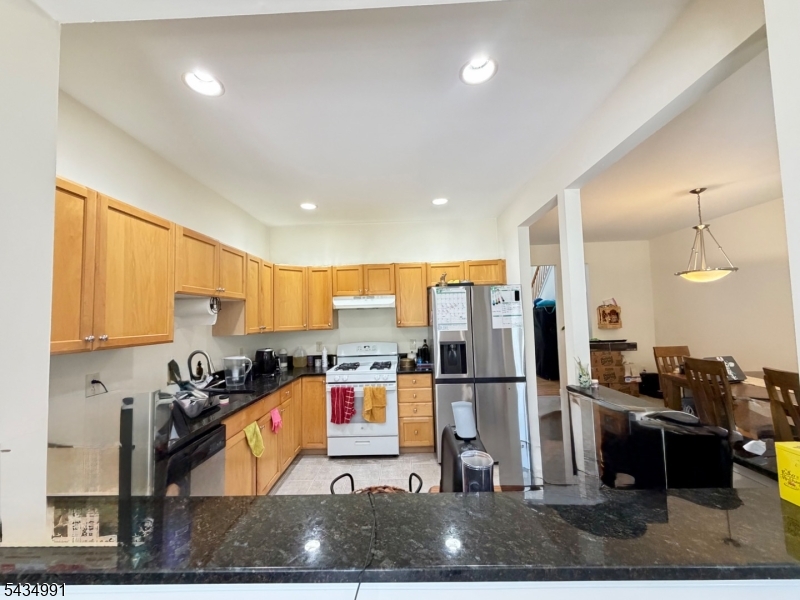 Glenmont Commons - Residential Lease