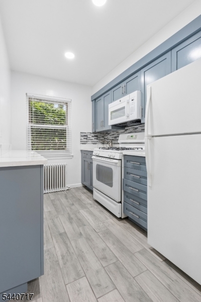 BARRY GARDENS - Residential Lease