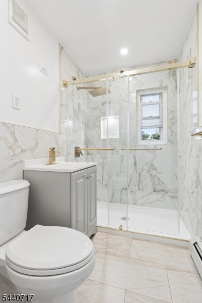 BARRY GARDENS - Residential Lease
