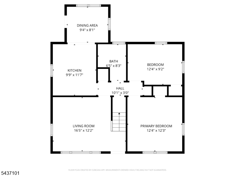 Main image without alt text