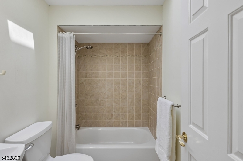 Wedgewood Knolls - Residential