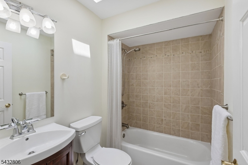Wedgewood Knolls - Residential