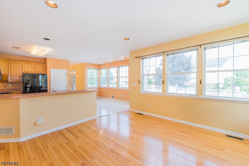 BROOK HOLLOW - Residential