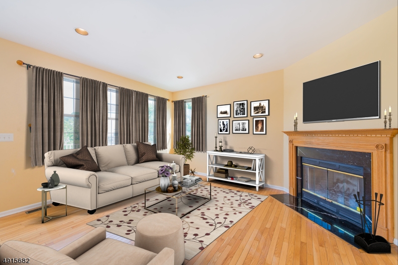 BROOK HOLLOW - Residential