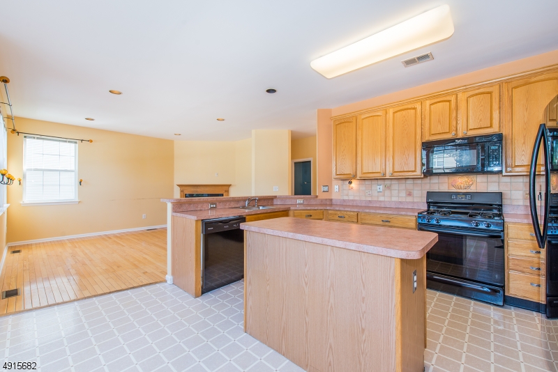 BROOK HOLLOW - Residential