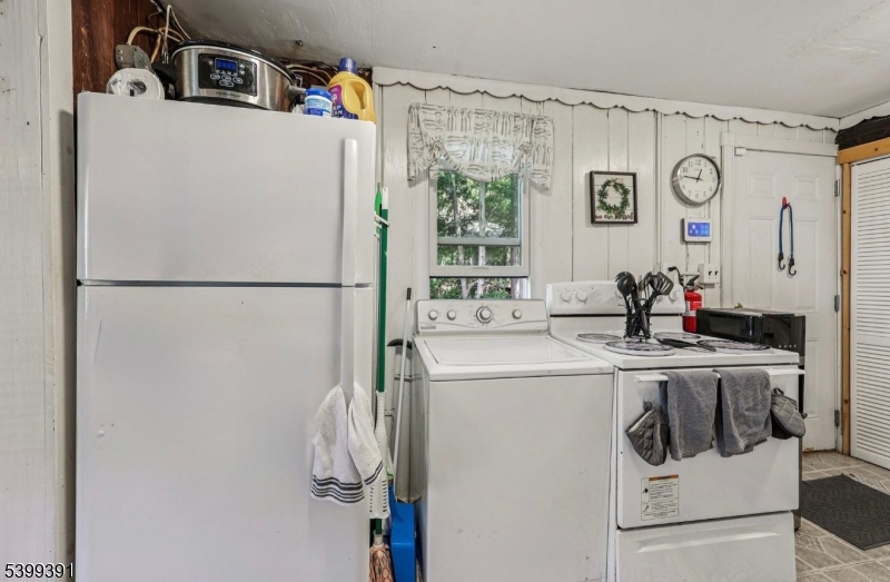 Cupsaw Lake - Residential