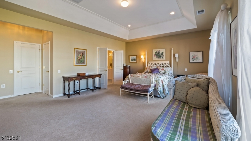 SOMERSET RUN - Residential