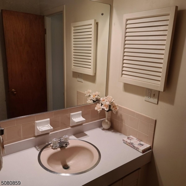 WHIPPANY - Residential