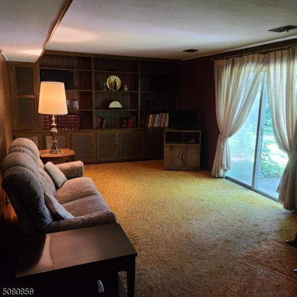 WHIPPANY - Residential