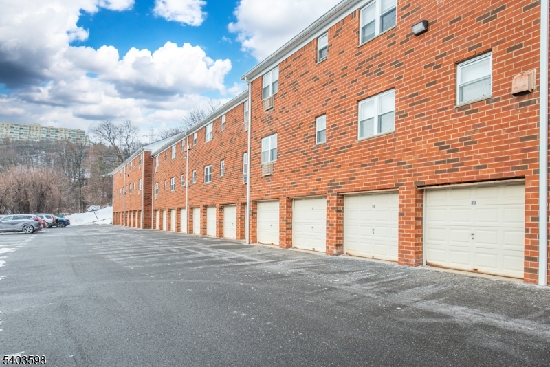 Mountain Club - Residential Lease
