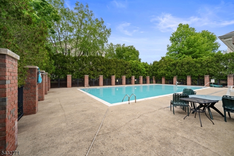Riverwalk - Residential
