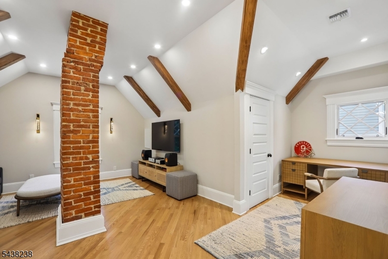 Oak Ridge - Residential