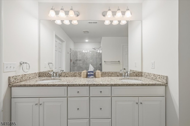 Kensington Sqaure - Residential