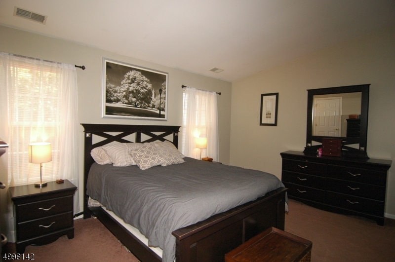SEASONS GLEN - Residential