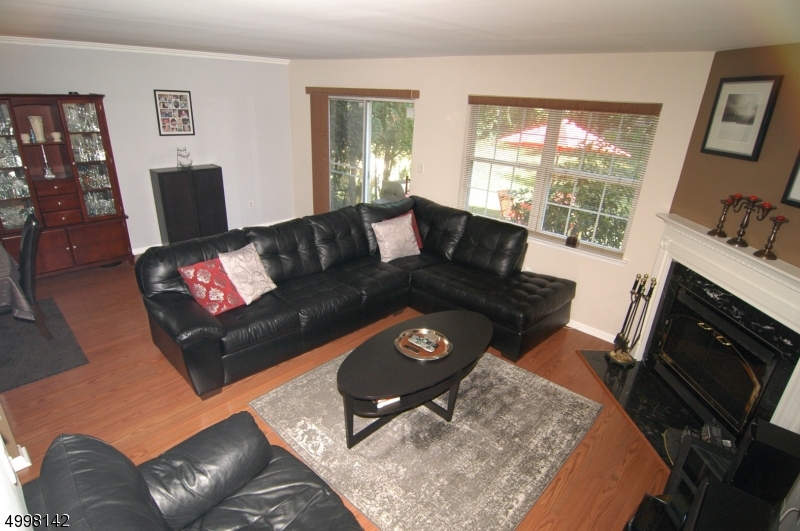 SEASONS GLEN - Residential