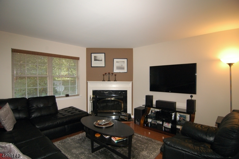 SEASONS GLEN - Residential