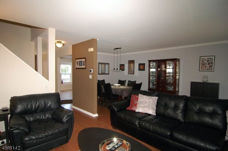 SEASONS GLEN - Residential