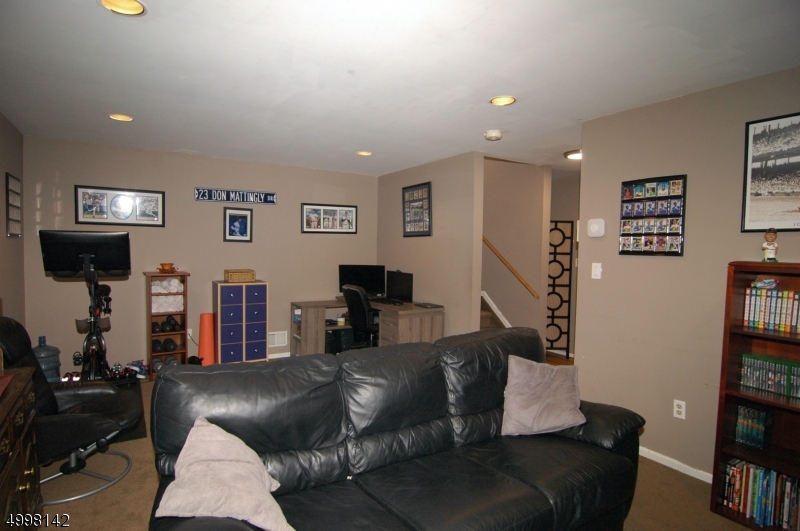 SEASONS GLEN - Residential