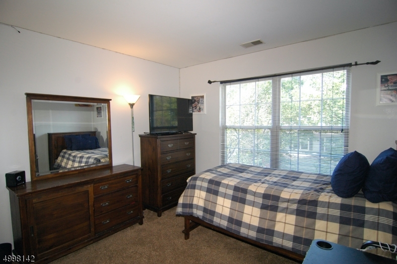 SEASONS GLEN - Residential