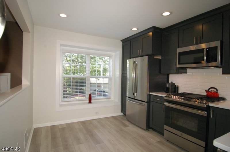 SEASONS GLEN - Residential
