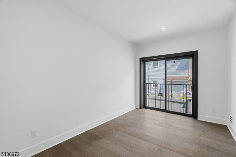 Bergen Lafayette - Residential