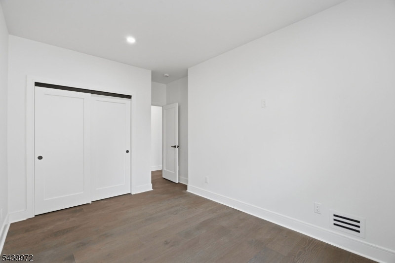 Bergen Lafayette - Residential