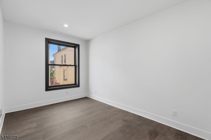 Bergen Lafayette - Residential