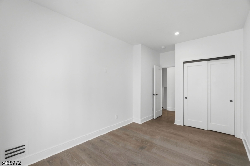 Bergen Lafayette - Residential