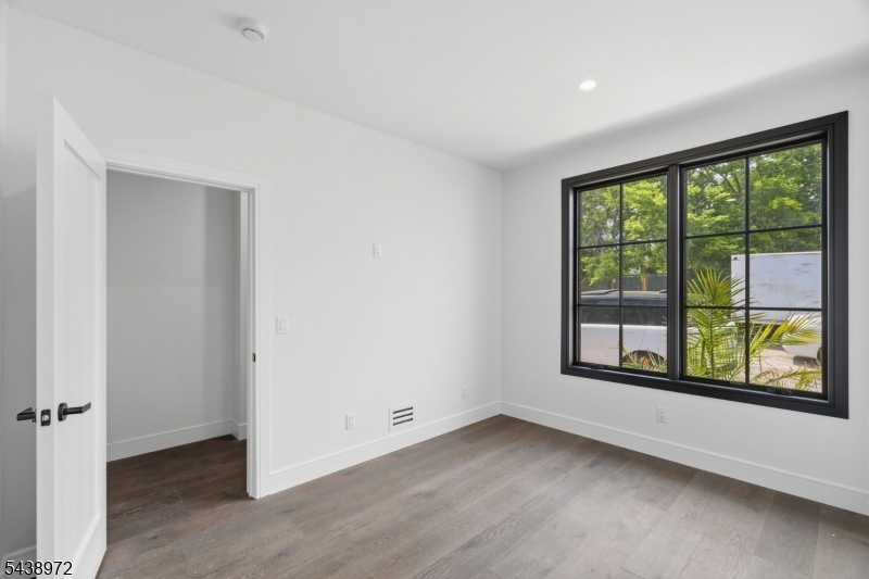 Bergen Lafayette - Residential