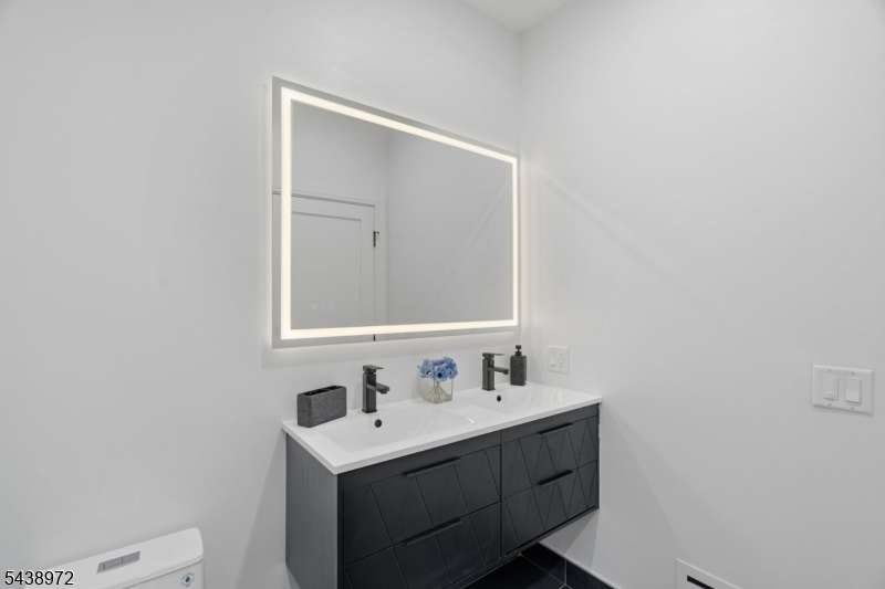 Bergen Lafayette - Residential