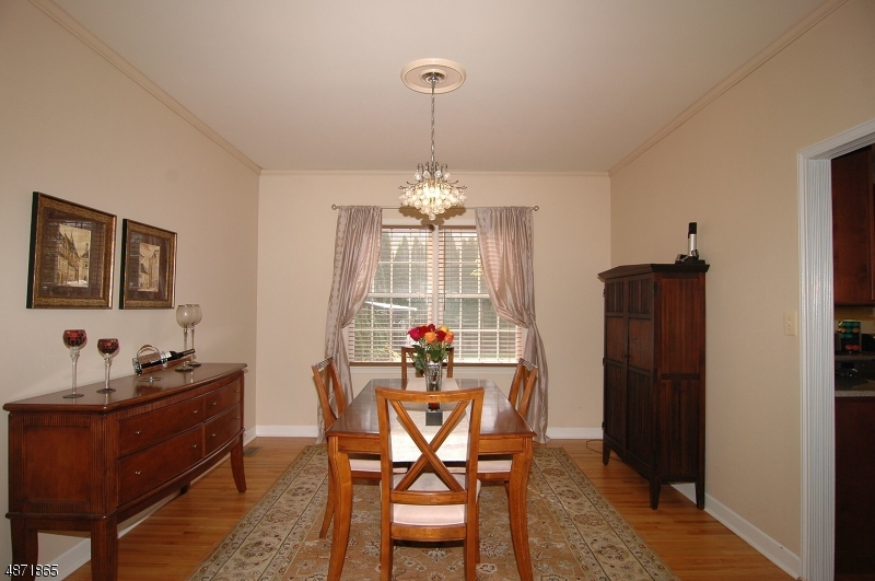 POETS PEAK - Residential