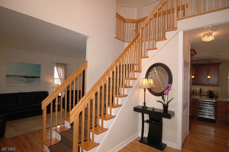 POETS PEAK - Residential