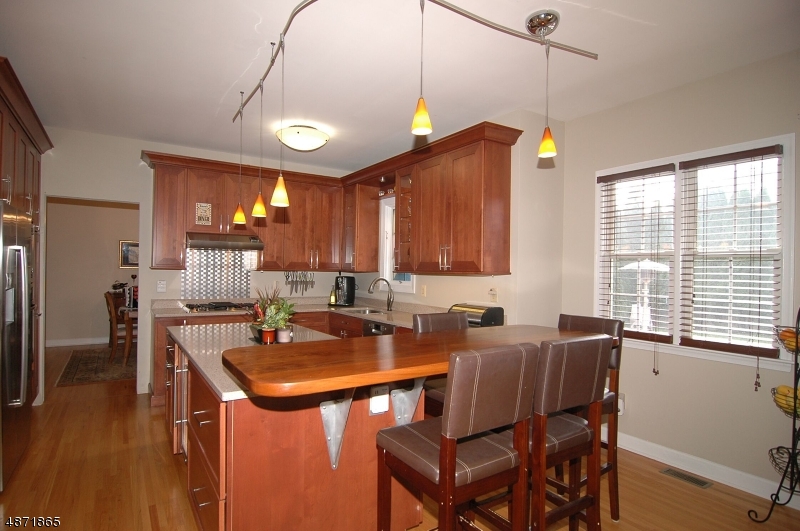 POETS PEAK - Residential