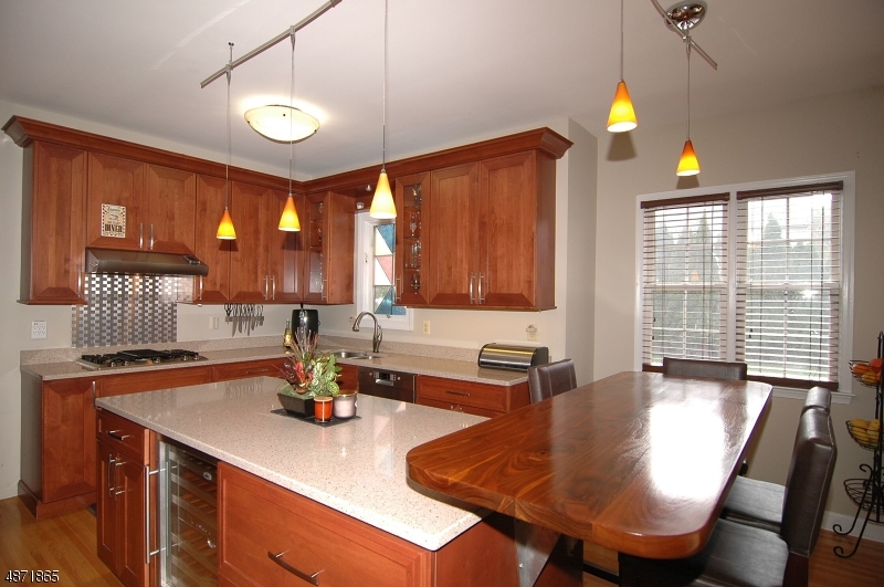 POETS PEAK - Residential