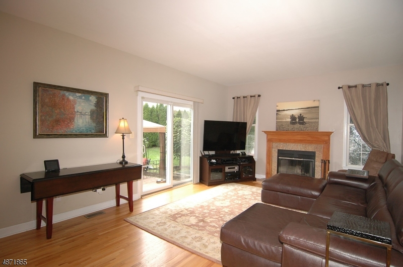POETS PEAK - Residential