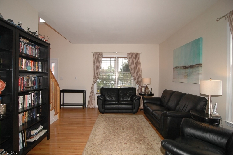 POETS PEAK - Residential