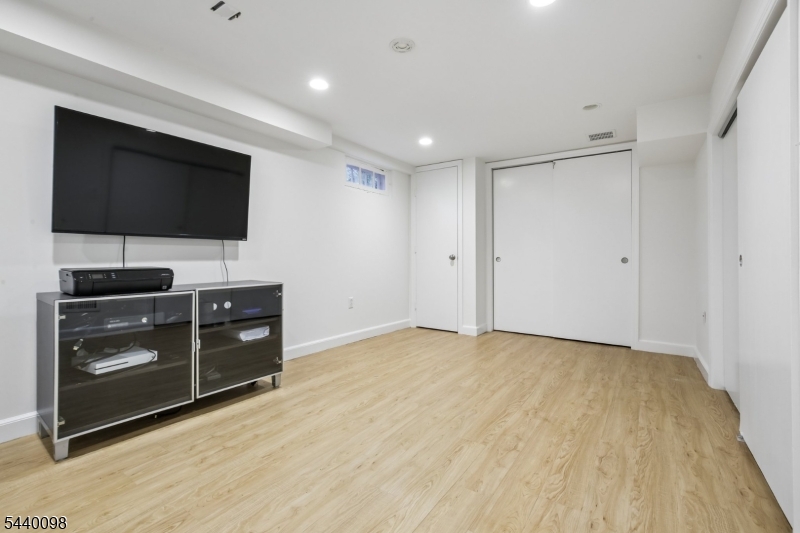 Knollwood - Residential