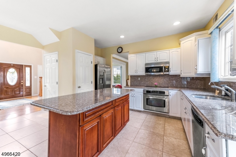 POETS PEAK - Residential
