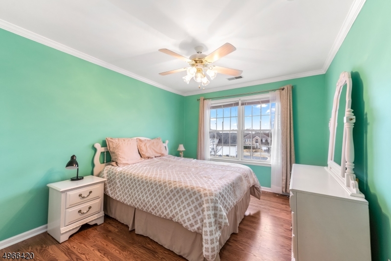 POETS PEAK - Residential
