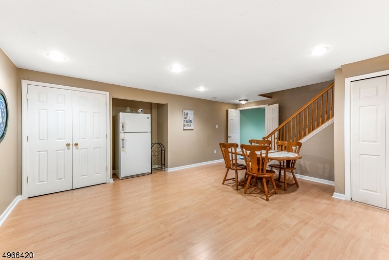 POETS PEAK - Residential